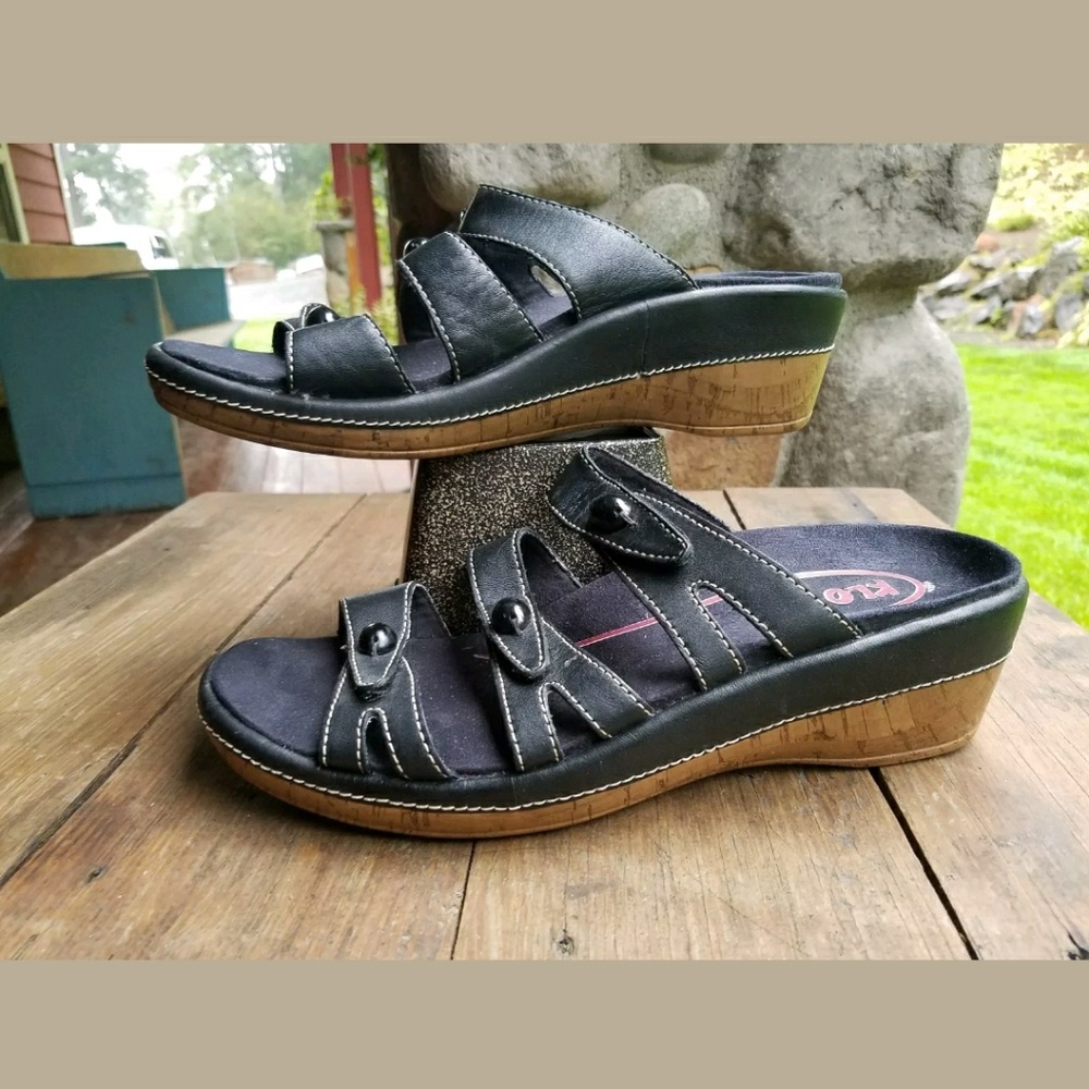 Womens KLOGS wedge sandals size 10 M