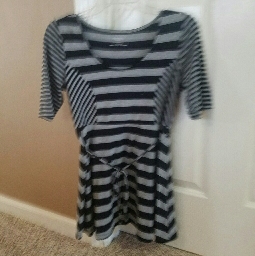 Motherhood maternity shirt