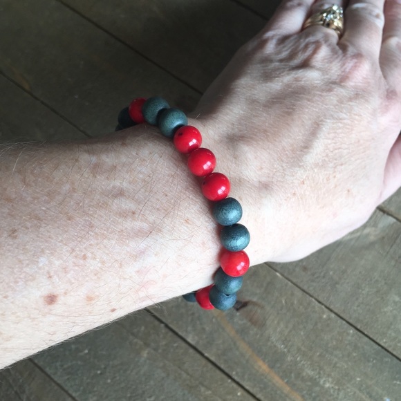 Natural Red Coral and Wood Bead Bracelet - Picture 3 of 4