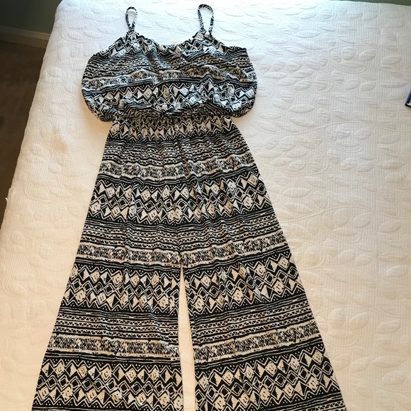 Pants - ❌SALE❌ Magic black and white Jumpsuit