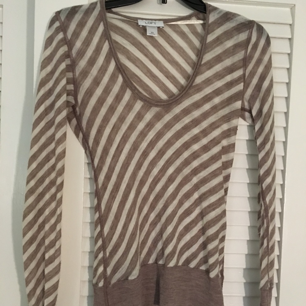 LOFT tan and white lightweight sweater