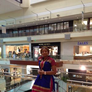 Meet your Posher, Ify