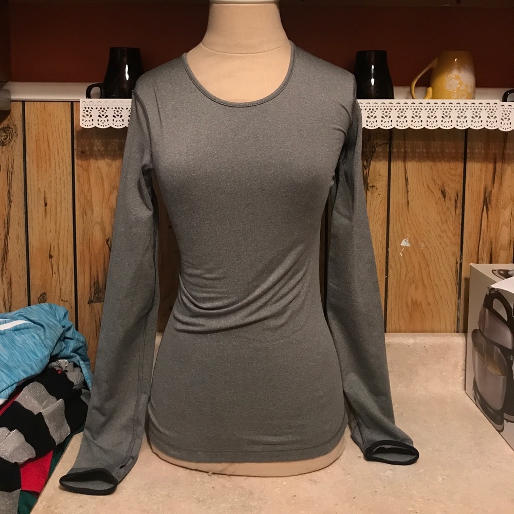 Nike top🔴 - Picture 1 of 5