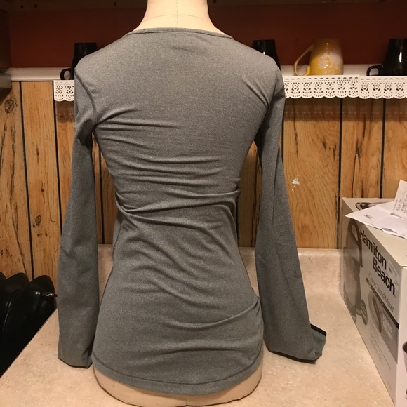 Nike top🔴 - Picture 4 of 5