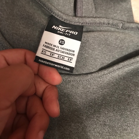 Nike top🔴 - Picture 5 of 5