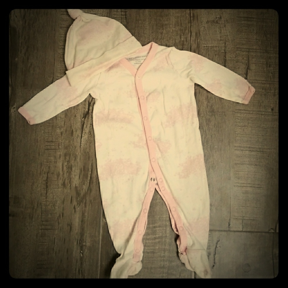 Burts bees baby girl onsie 3/6 month