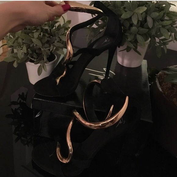 Giusepe Zanotty Shoes - Picture 2 of 2