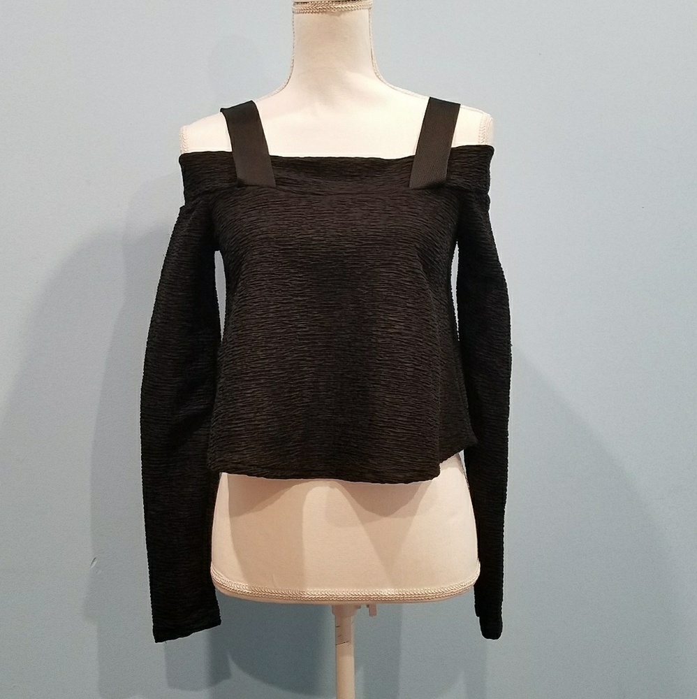 NWT ZARA black cold shoulder texture top