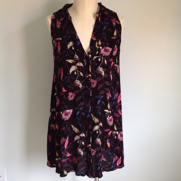 BOGO‼️Pretty v neck dress. Excellent condition - Picture 1 of 6