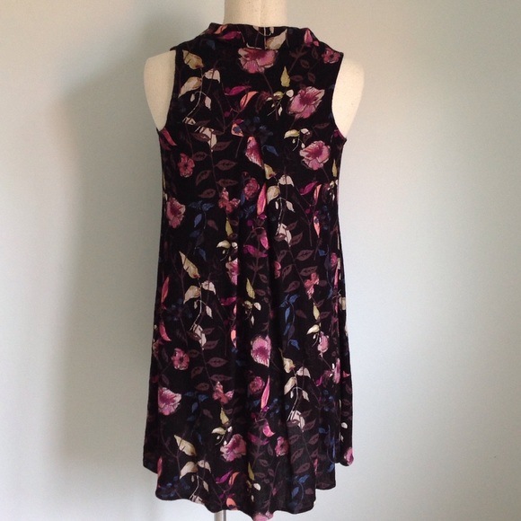 BOGO‼️Pretty v neck dress. Excellent condition - Picture 3 of 6
