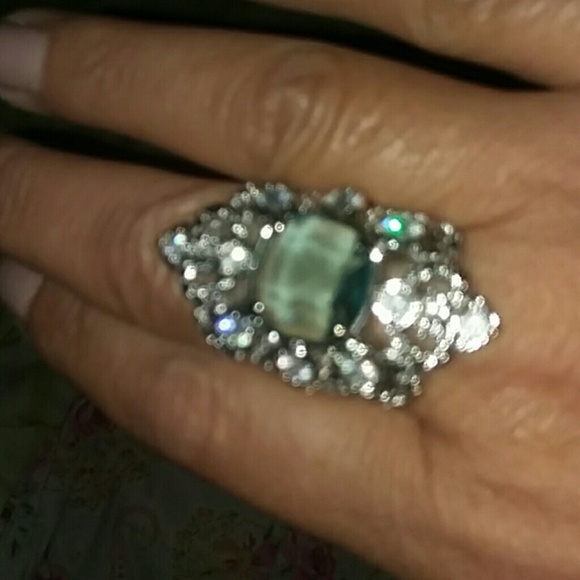 Ring - Picture 3 of 3