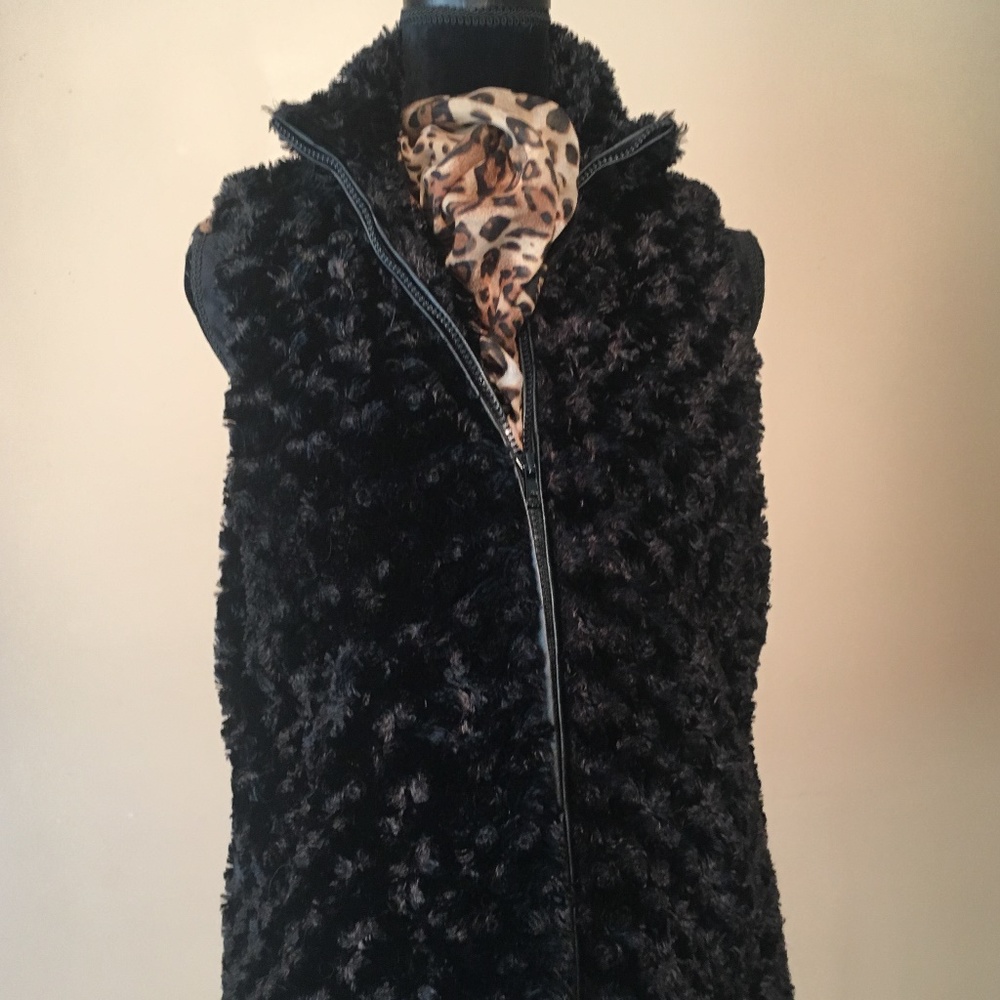 BLACK SOFT & BLACK EAST 5TH AVE. VEST SZ L/XL
