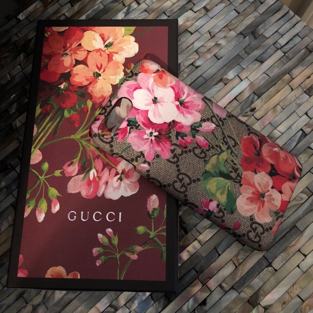 Authentic Gucci iPhone 7/8 Plus Blooms Case 🌸