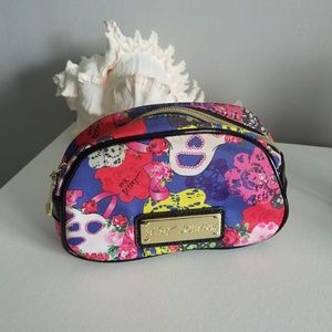 ☠betsy johnson make-up bag☠