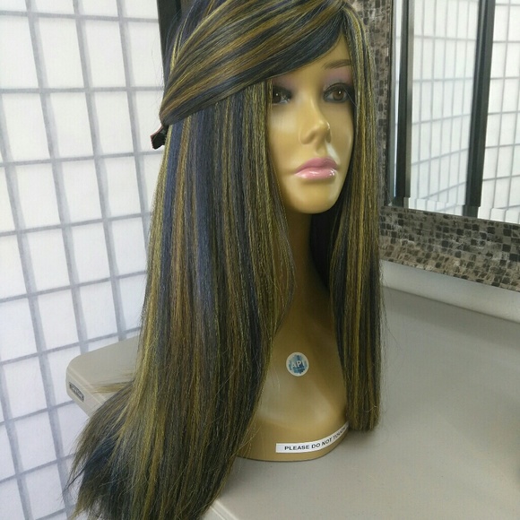~Long Wig~ Blue Wig ~  - Picture 2 of 8
