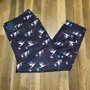Charlie's Project Stork Capri soft Leggings NWT&B