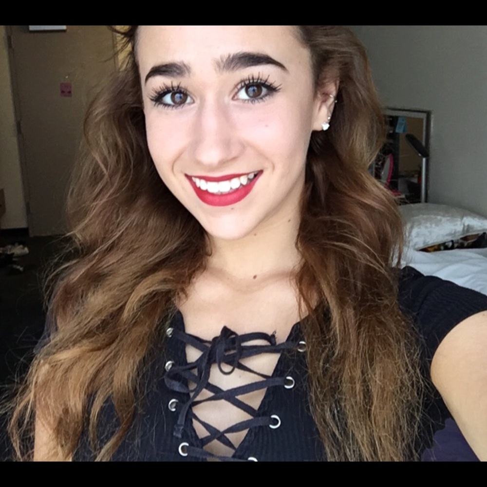 Meet your Posher, Gabi