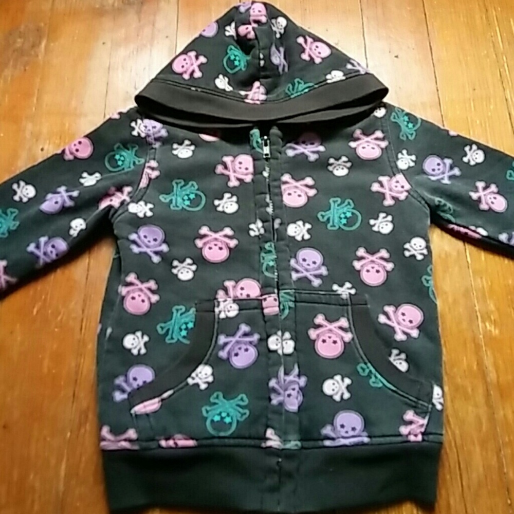 💀 Skull and Crossbones Hoodie 💀