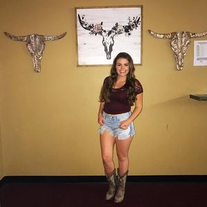 Meet your Posher, Jade