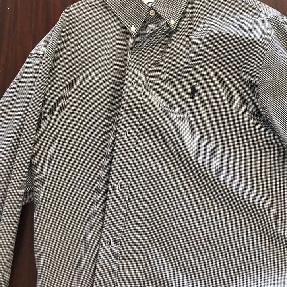 Polo Button-down. Black and White