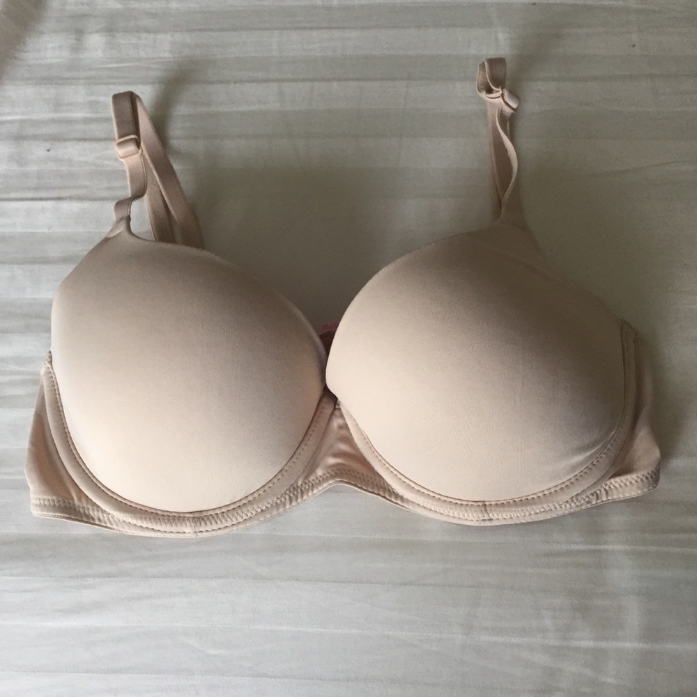 Pink bras - Picture 2 of 4