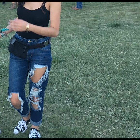 Destroyed Boohoo Boyfriend Jeans - Picture 4 of 4