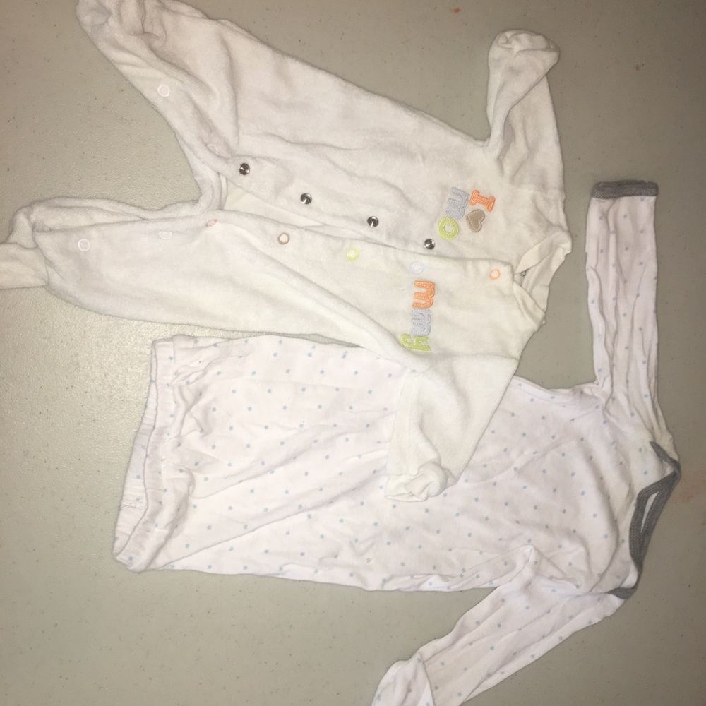 Nb sleepers one with feet one with out.