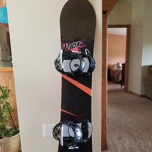 Nitro Lectra 146cm Women's Snowboard w/ bindings