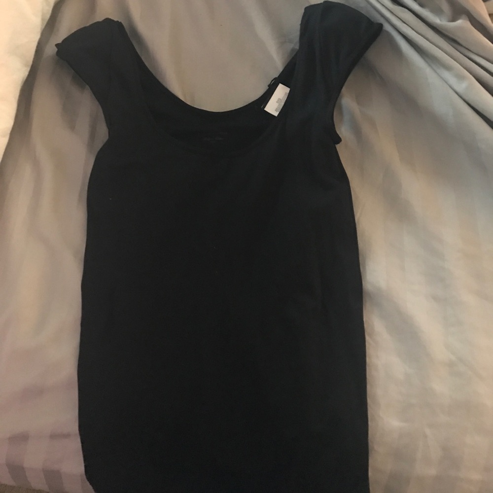 Bcbg maxazria penny cap sleeve tee black