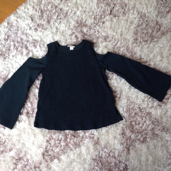 BOGO‼️Beautiful forest green cold shoulder top - Picture 1 of 7