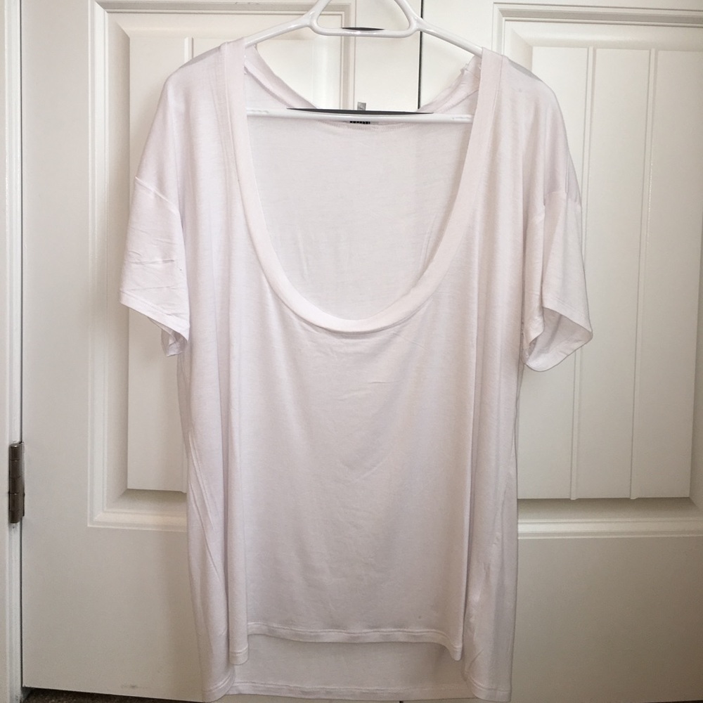 tobi white flowy t-shirt