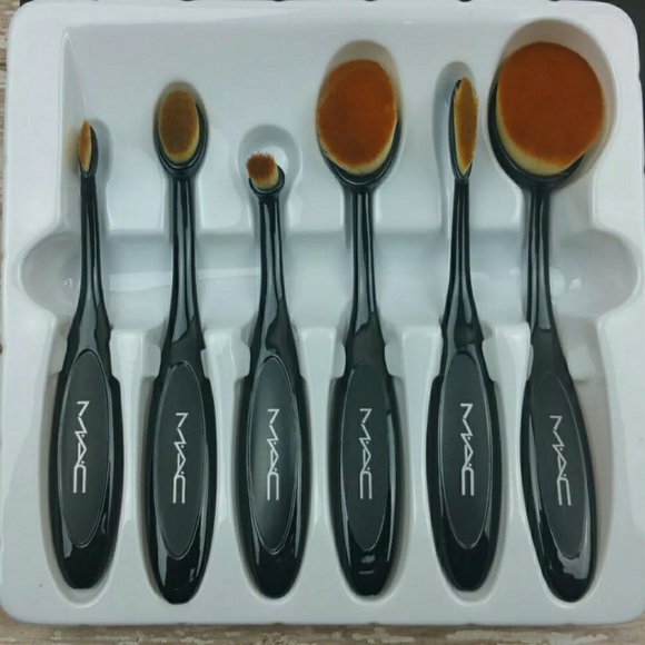 M.A.C Professional Makeup Brush Set NEW - Picture 2 of 2
