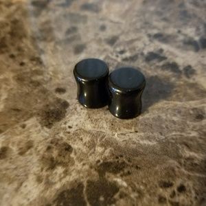 Black onyx plugs