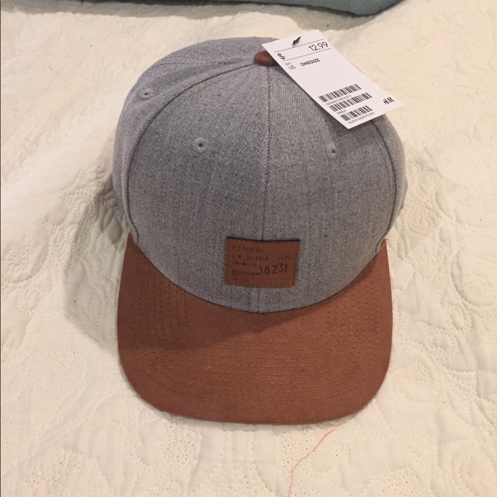 H&M fitted hat