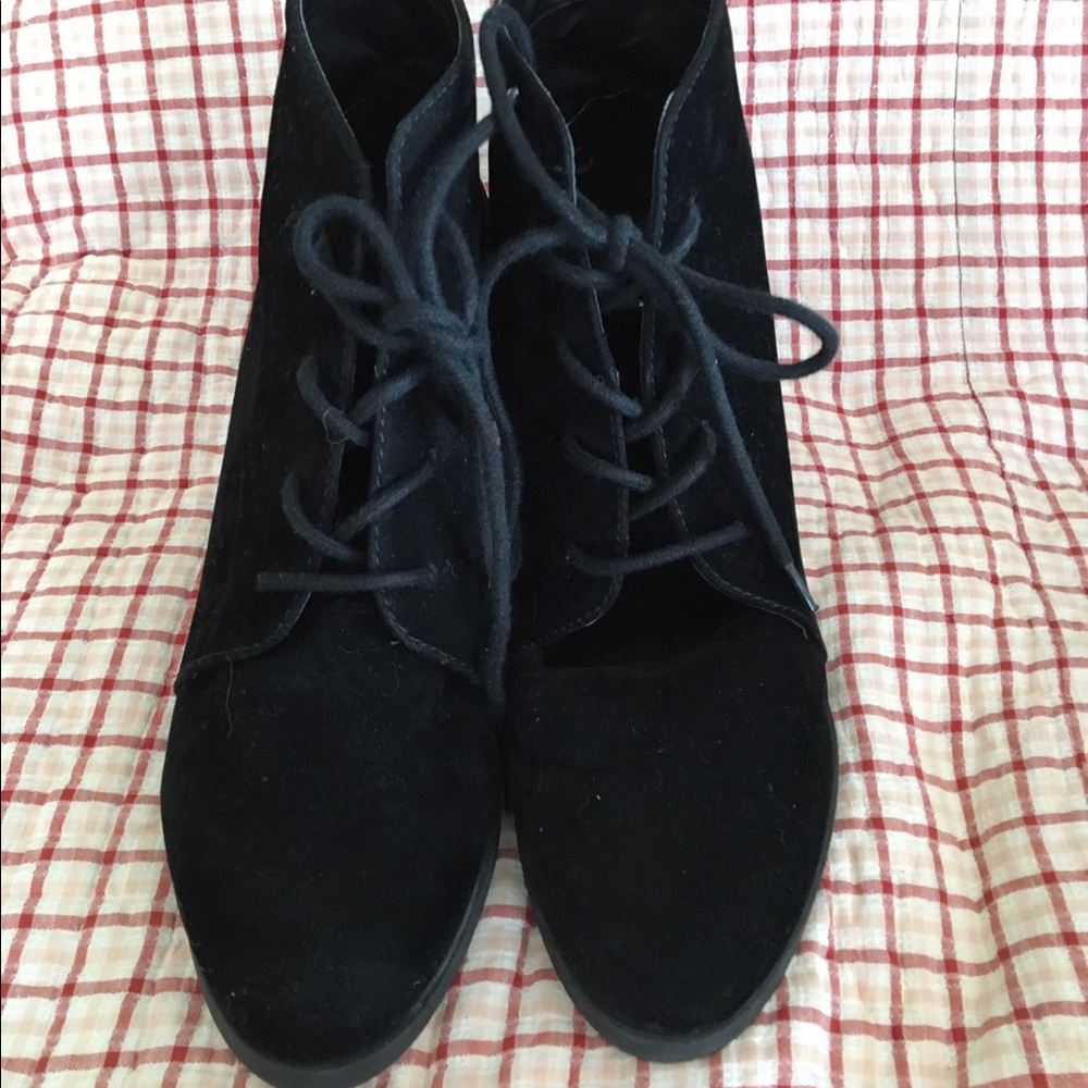 Wedge suade booties
