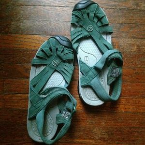 EUC KEEN strapy sandles