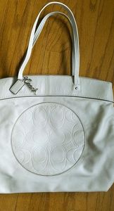 Authentic Coach leather shoulder bag