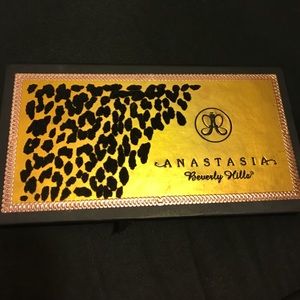 Anastasia Beverly Hills Catwalk Palette