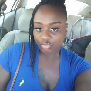 Meet your Posher, Monique