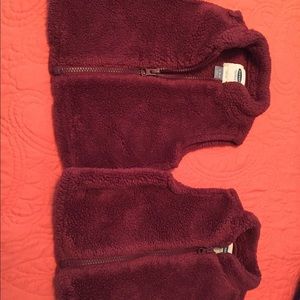 Comfy vest. One is 6/12months and other is 12/18