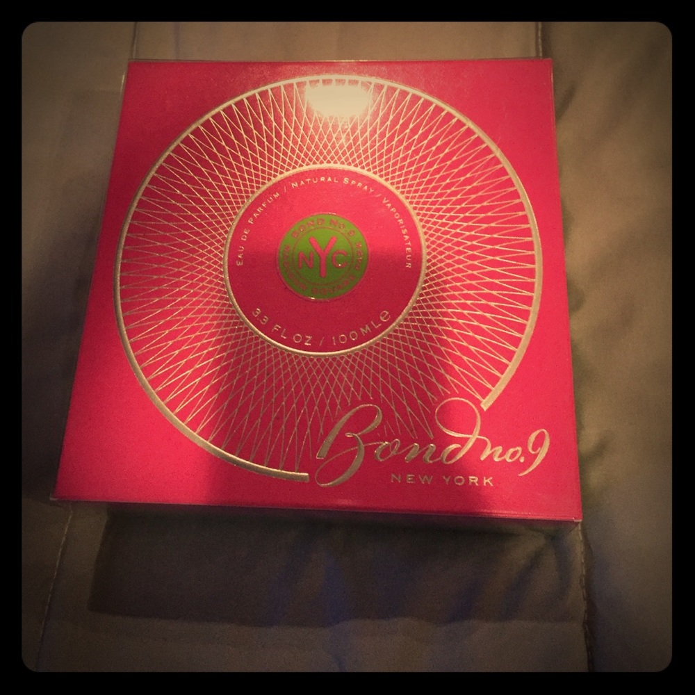 Bond no9 New York perfume