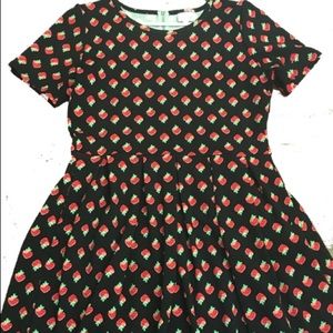 Lularoe XL Strawberry Amelia 🦄