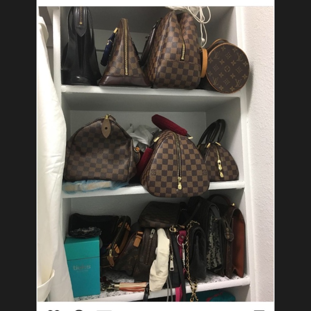 ❤️❤️Meet your Posher, Fhia! ❤️❤️ - Picture 5 of 5