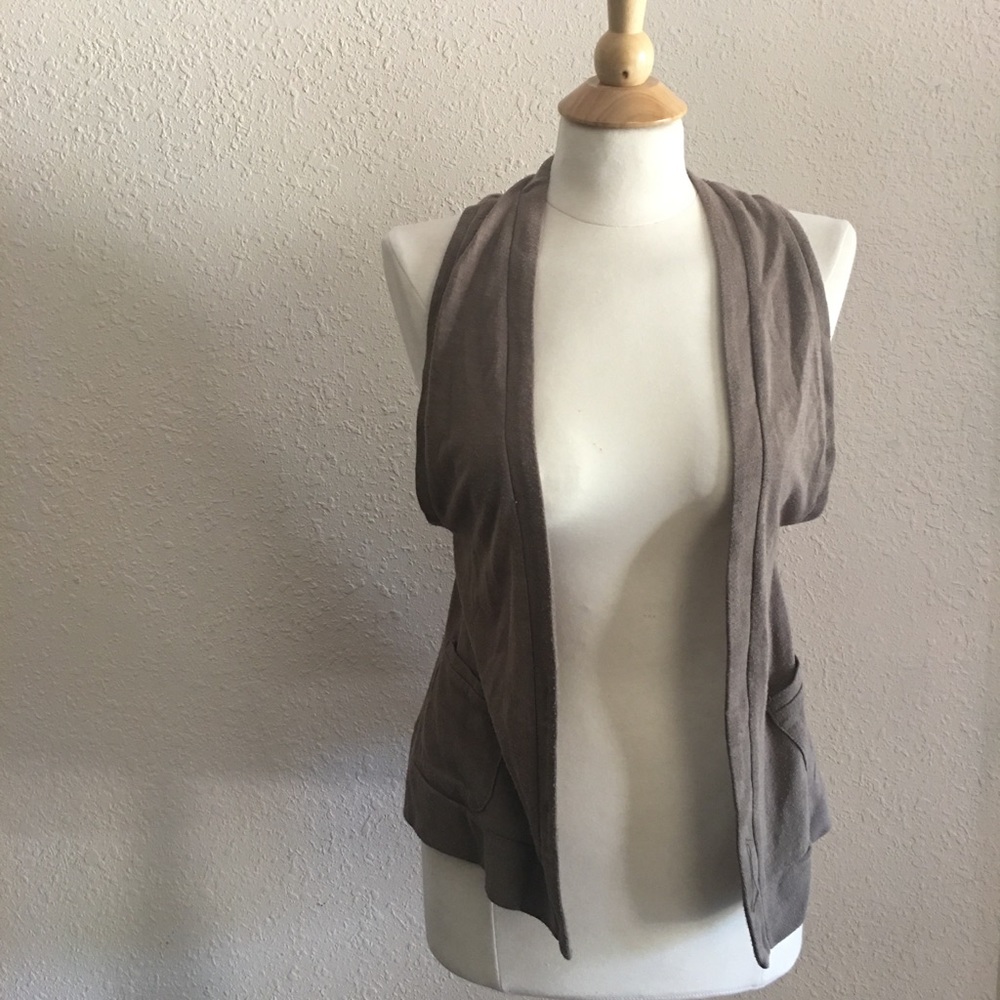 Knit vests - Picture 3 of 4