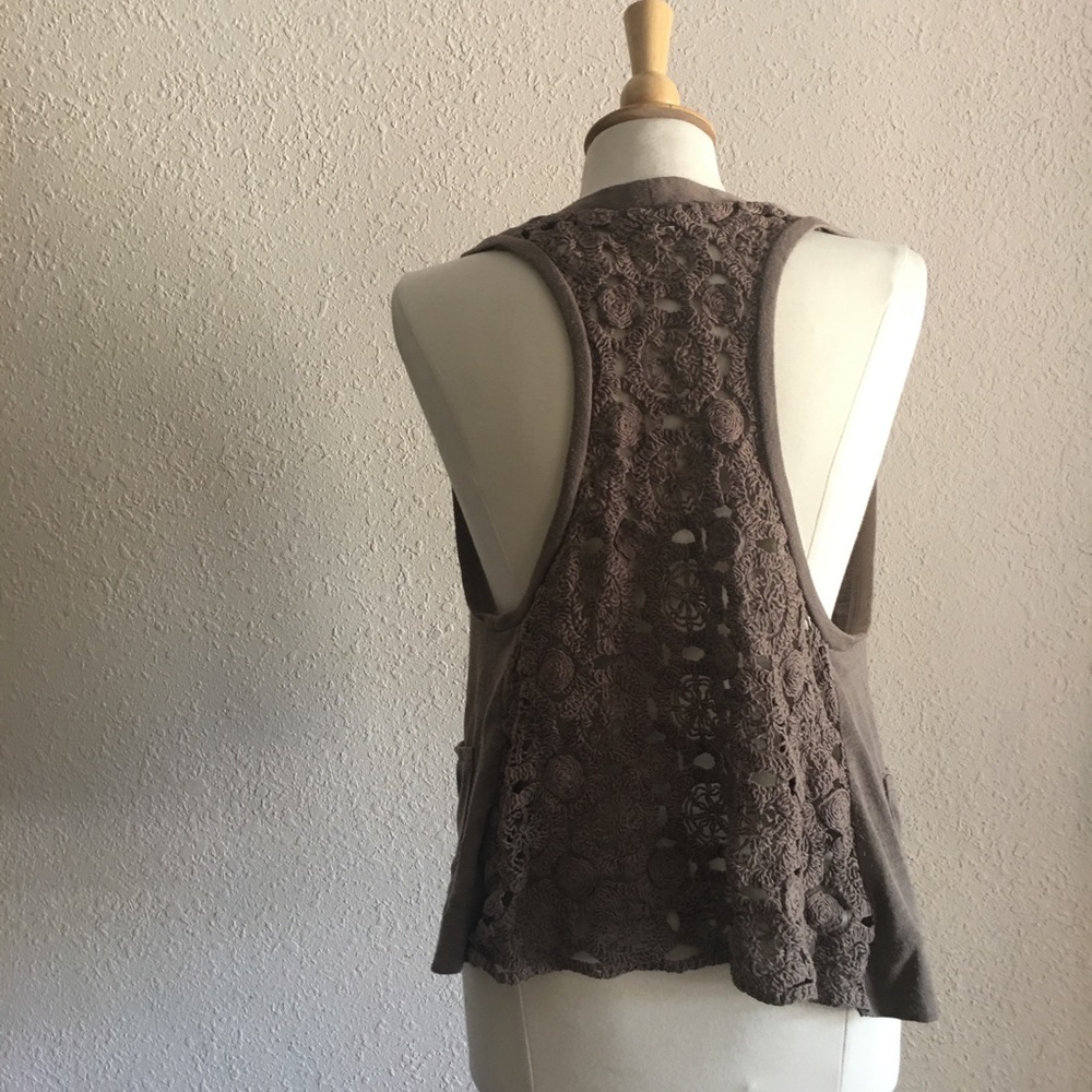 Knit vests - Picture 4 of 4