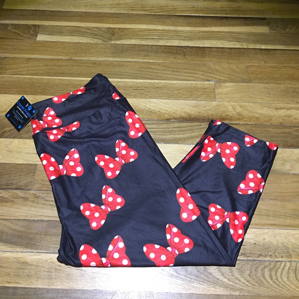 Charlie's Project Tall & Curvy Bow Capri Leggings