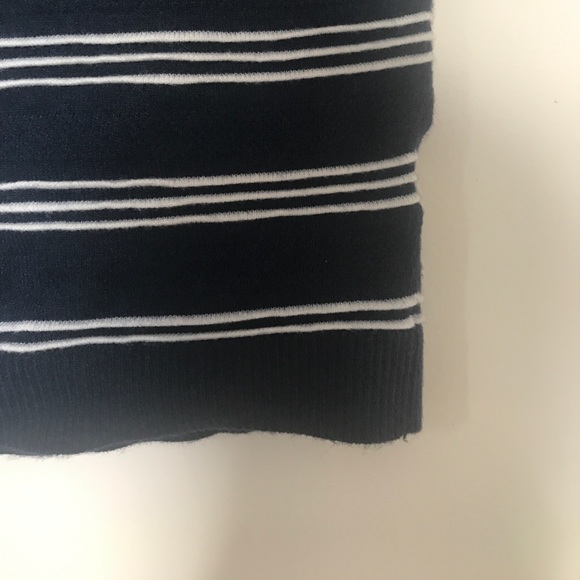 NWT American Eagle Off the Shoulder Top Sz s - Picture 4 of 7