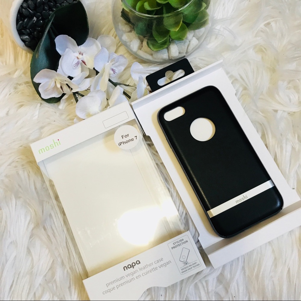 Moshi iphone 7/8 black leather case