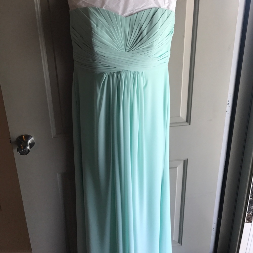 Mint green Sleeveless formal dress