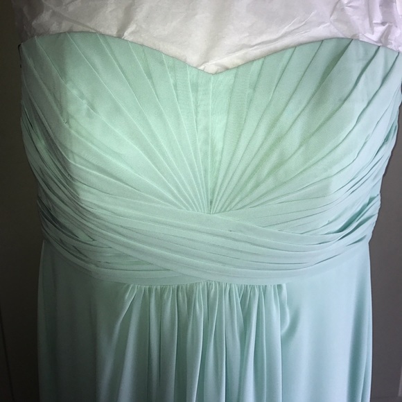 Mint green Sleeveless formal dress - Picture 2 of 3